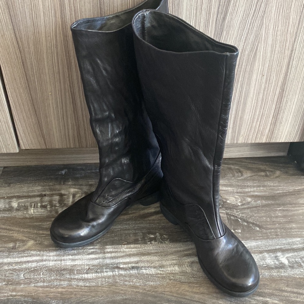 Type Z Boots